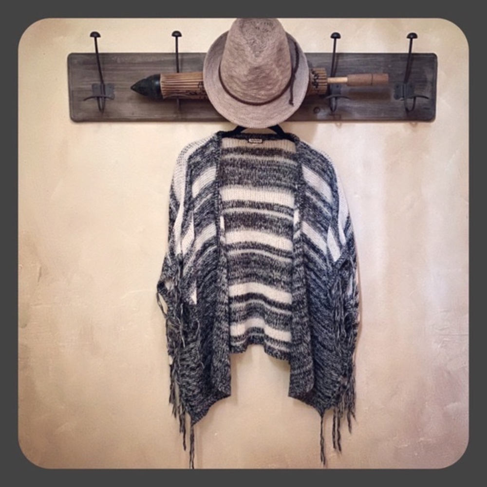 Crochet Fringe Boho Grey/Blk/White Open Kimono/Poncho Sweater-L